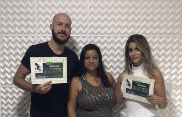 Curso de mega hair de fita adesiva