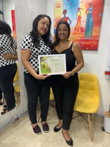 Curso de mega hair de fita adesiva